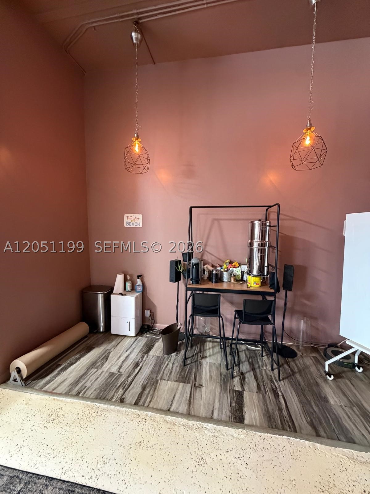 762 W 41st St