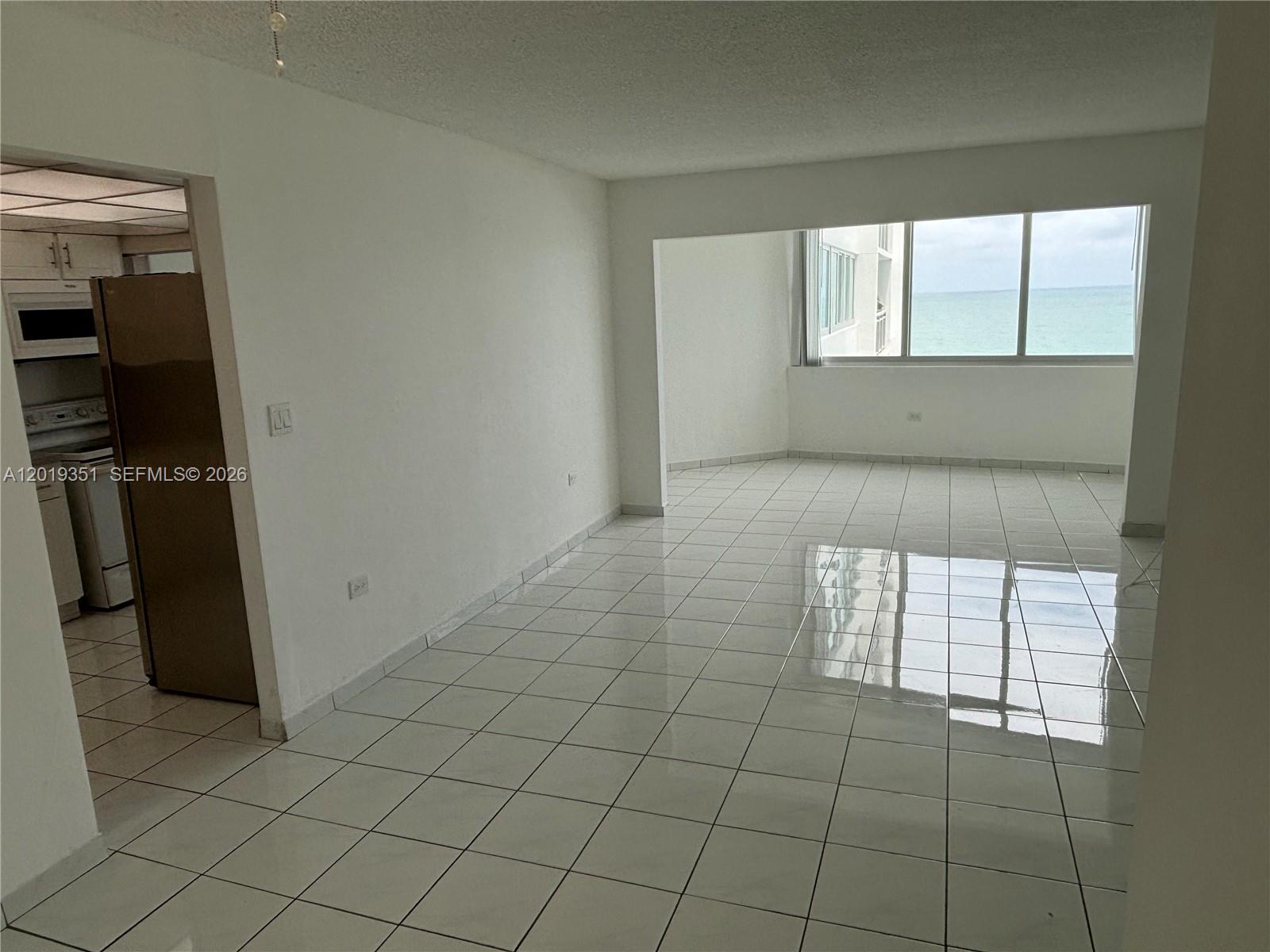 BURLEIGH HOUSE CONDO - Residential