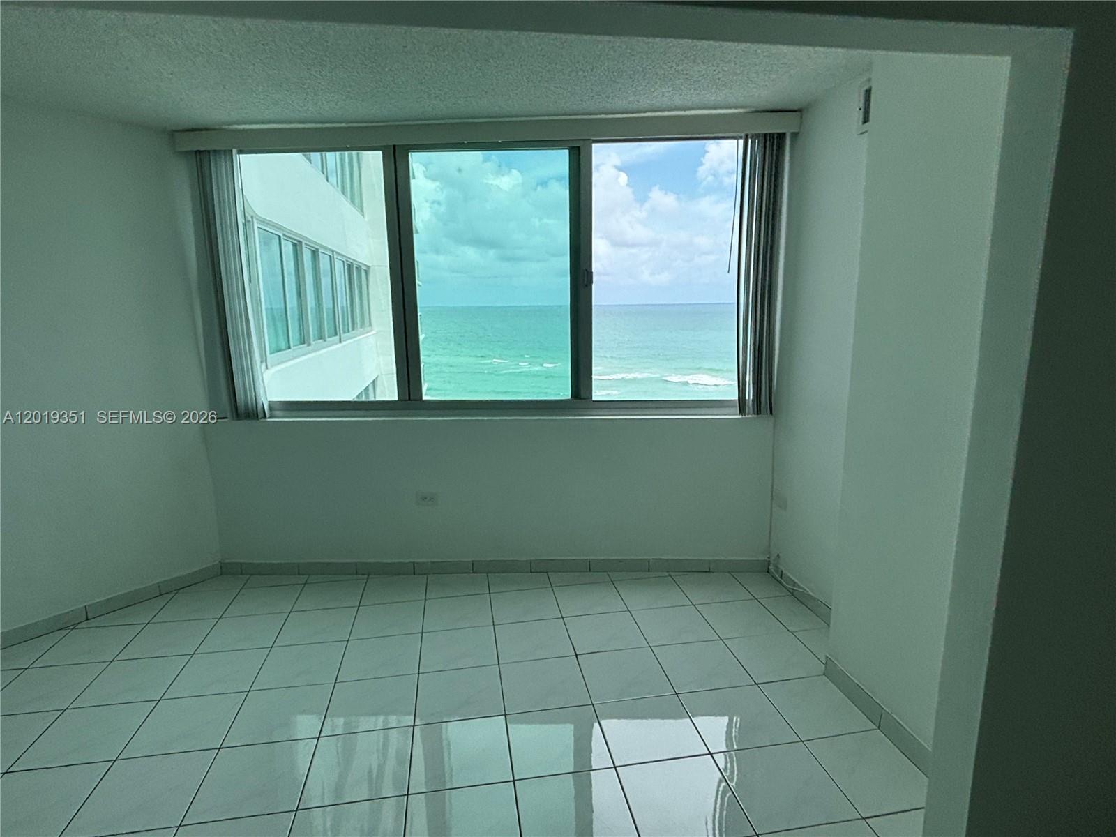 BURLEIGH HOUSE CONDO - Residential