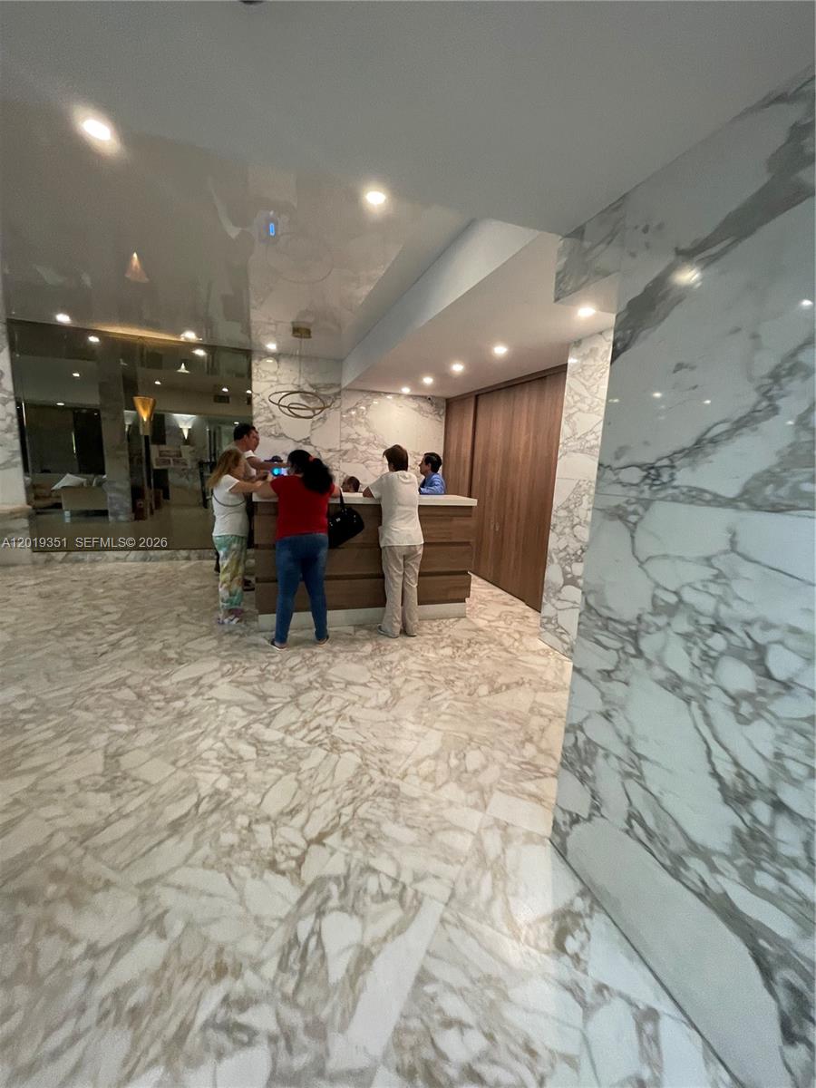 BURLEIGH HOUSE CONDO - Residential
