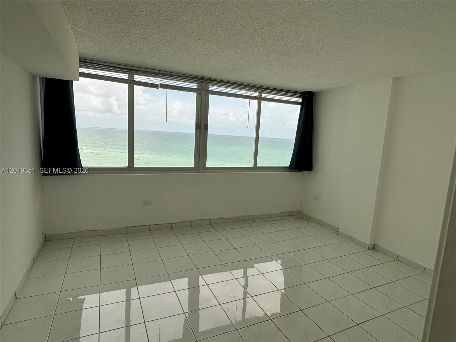 BURLEIGH HOUSE CONDO - Residential