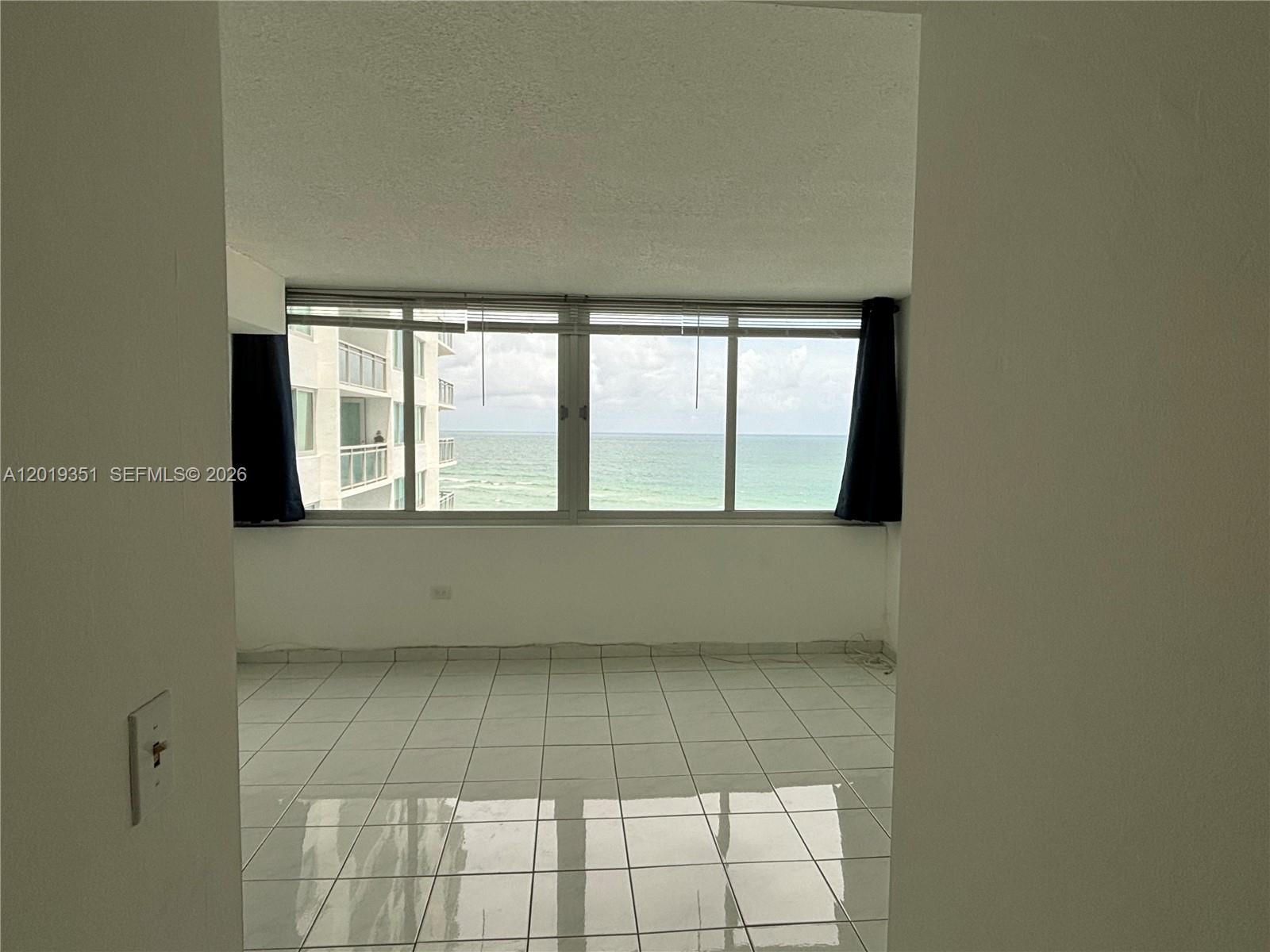 BURLEIGH HOUSE CONDO - Residential