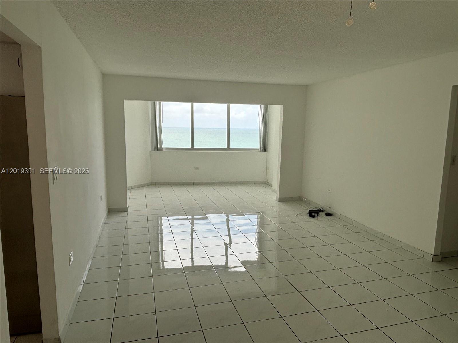 BURLEIGH HOUSE CONDO - Residential