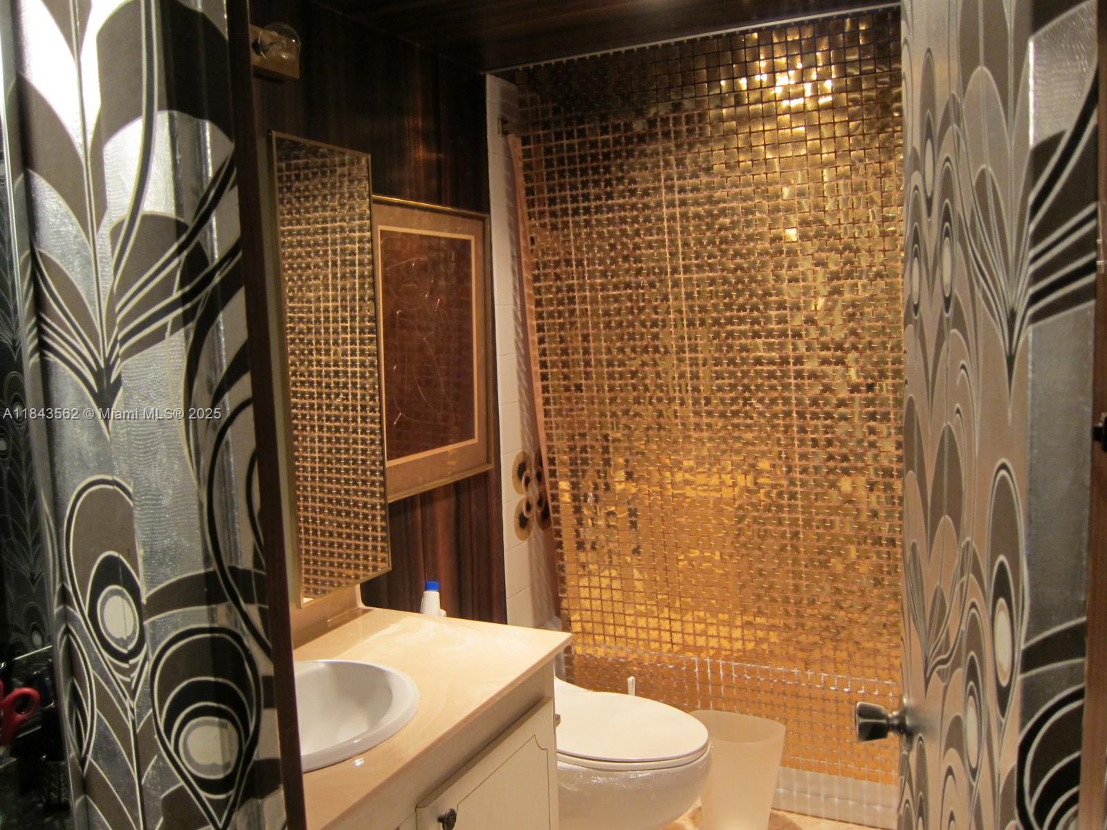 QUADOMAIN TOWER I AND IV - Residential Lease