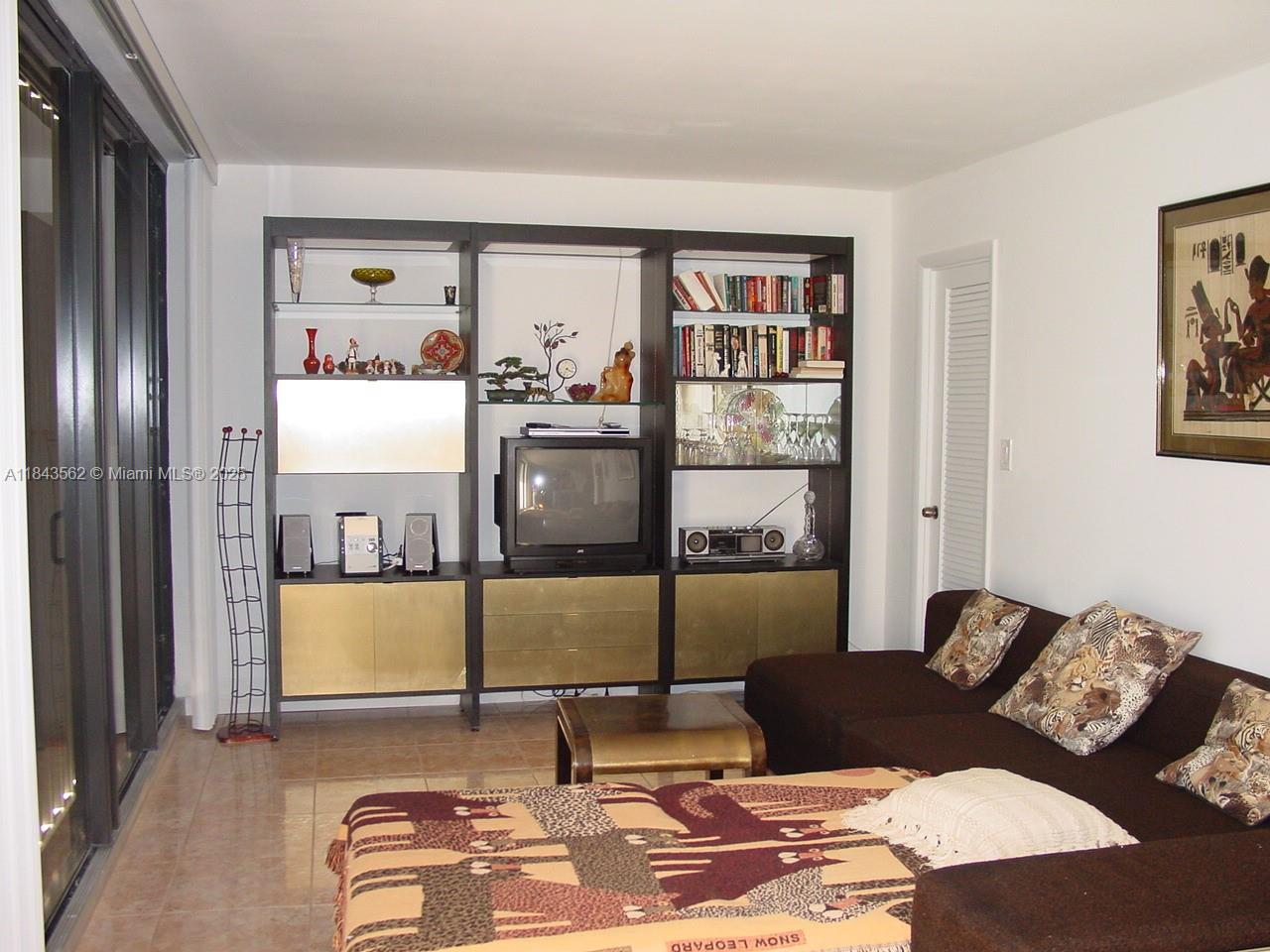 QUADOMAIN TOWER I AND IV - Residential Lease