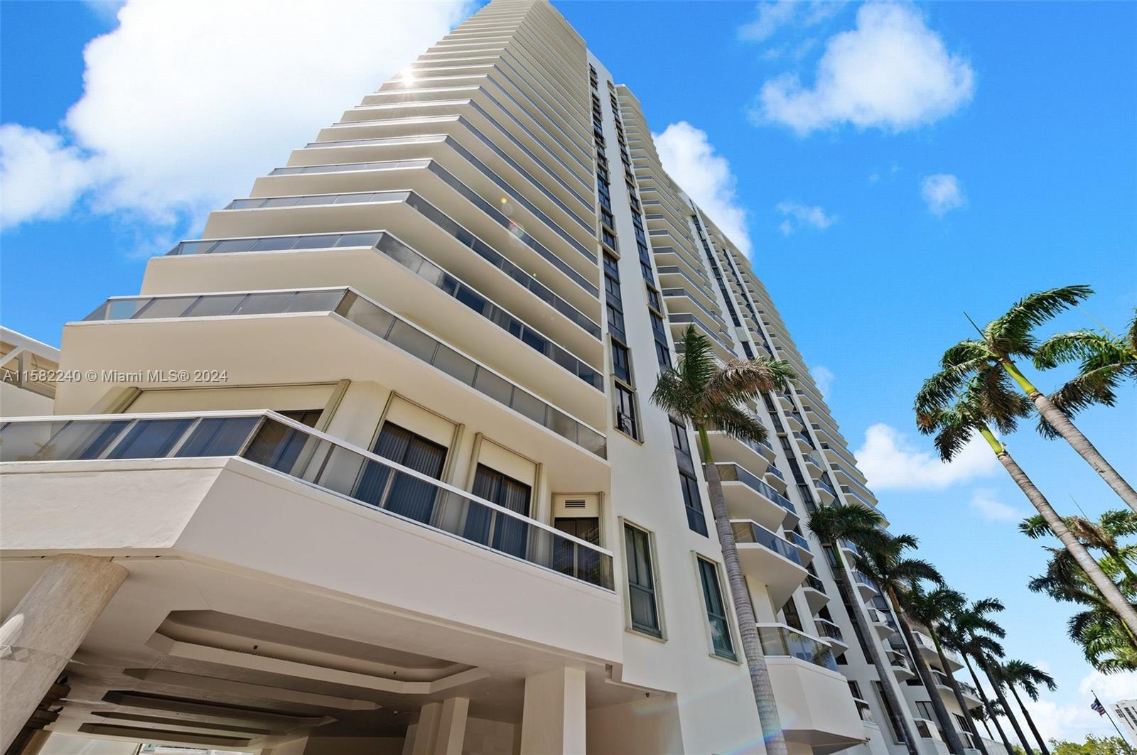 Property for Sale at 20185 Country Club Dr 407, Aventura, Miami-Dade County, Florida - Bedrooms: 3 
Bathrooms: 3  - $739,000