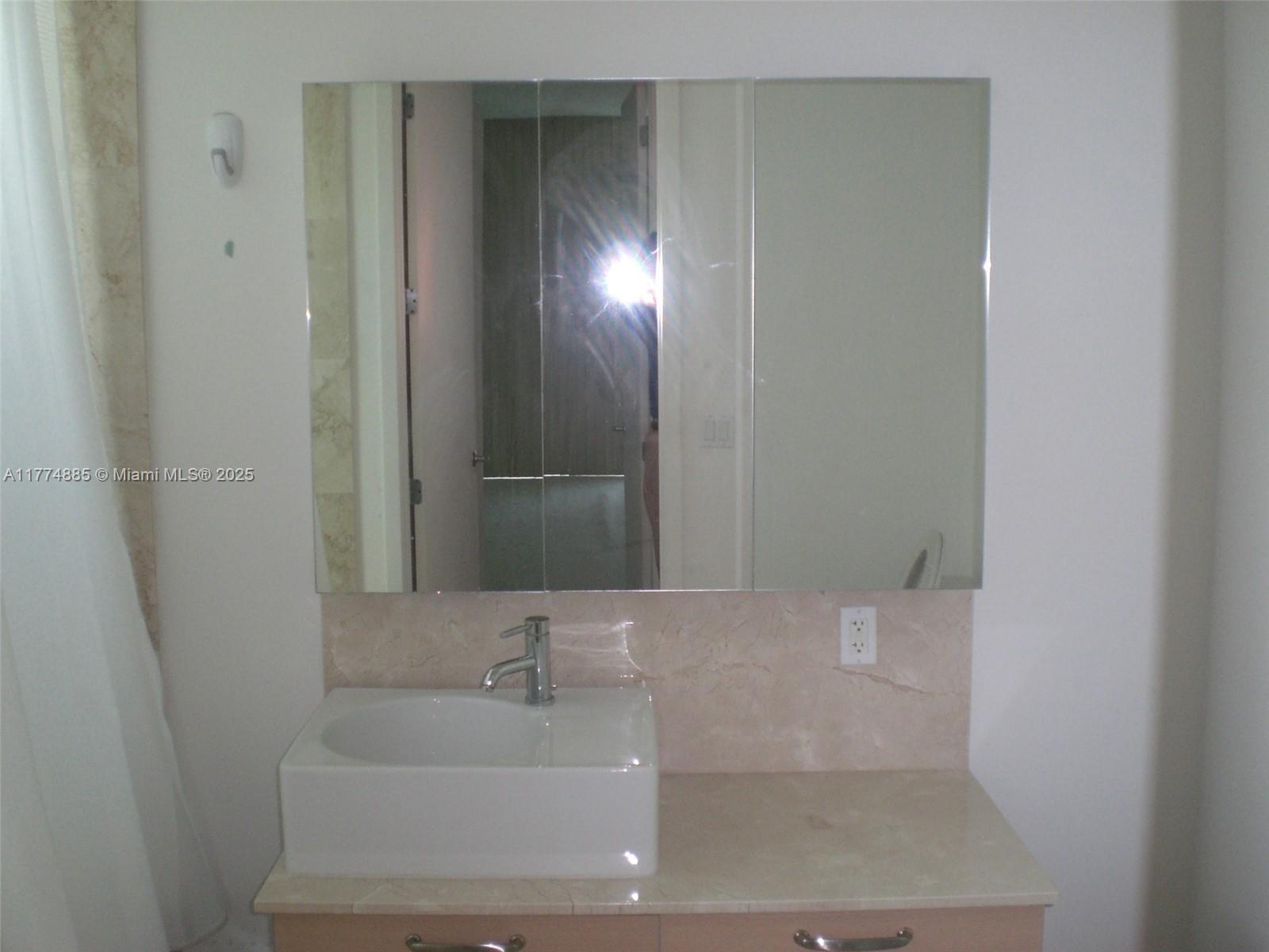 MET 1 CONDO - Residential Lease