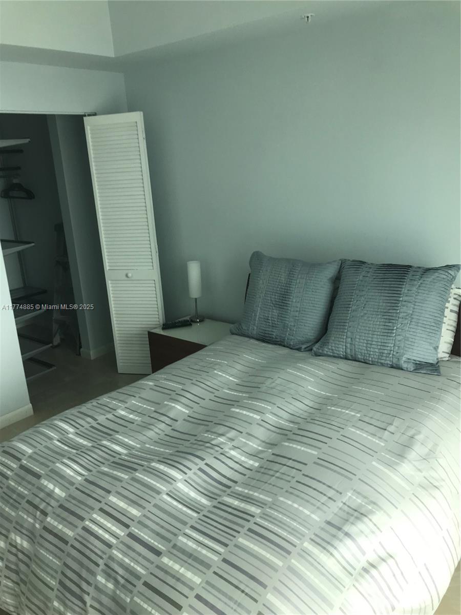 MET 1 CONDO - Residential Lease