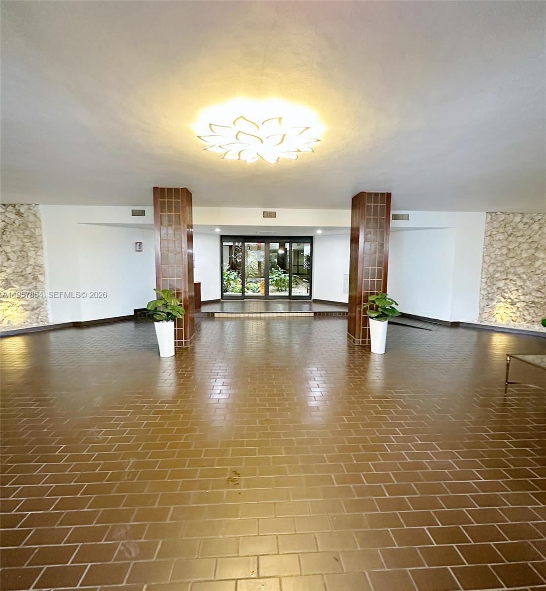 TOWERS OF KENDALE LAKES C - Residential