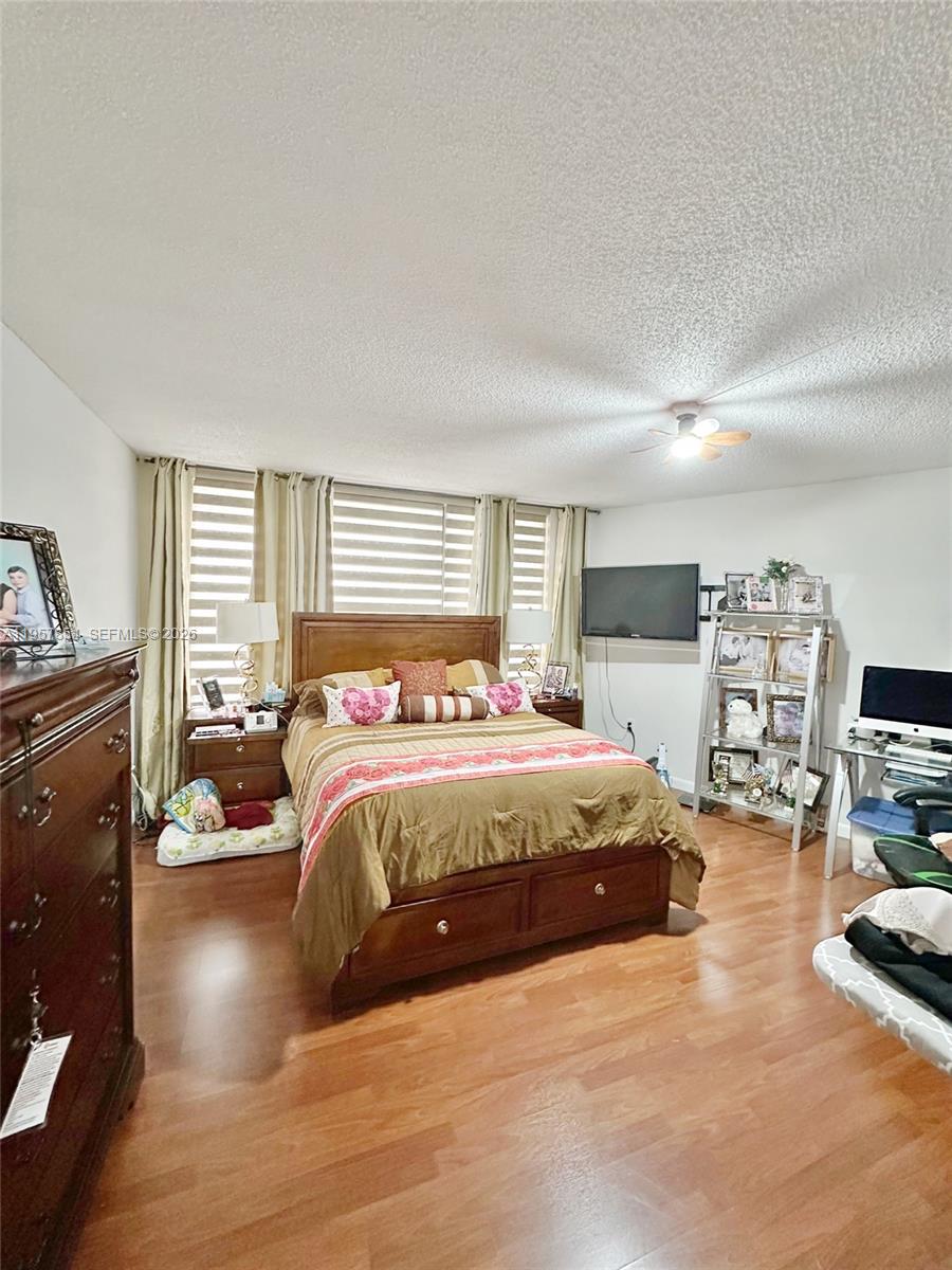 TOWERS OF KENDALE LAKES C - Residential