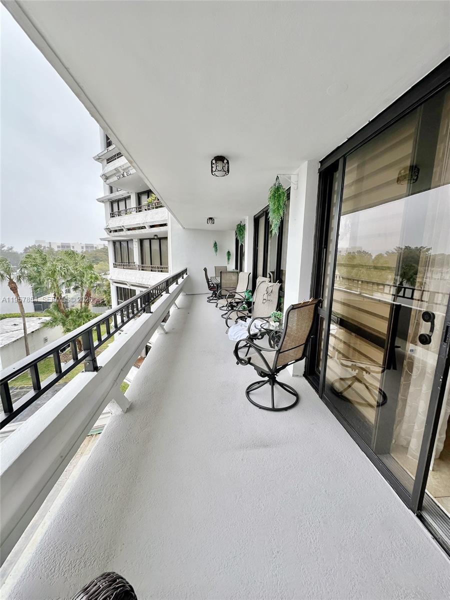 TOWERS OF KENDALE LAKES C - Residential