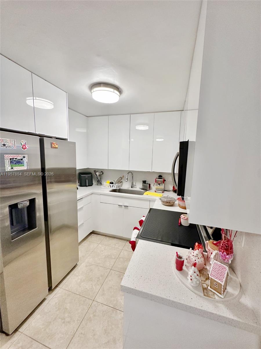 TOWERS OF KENDALE LAKES C - Residential