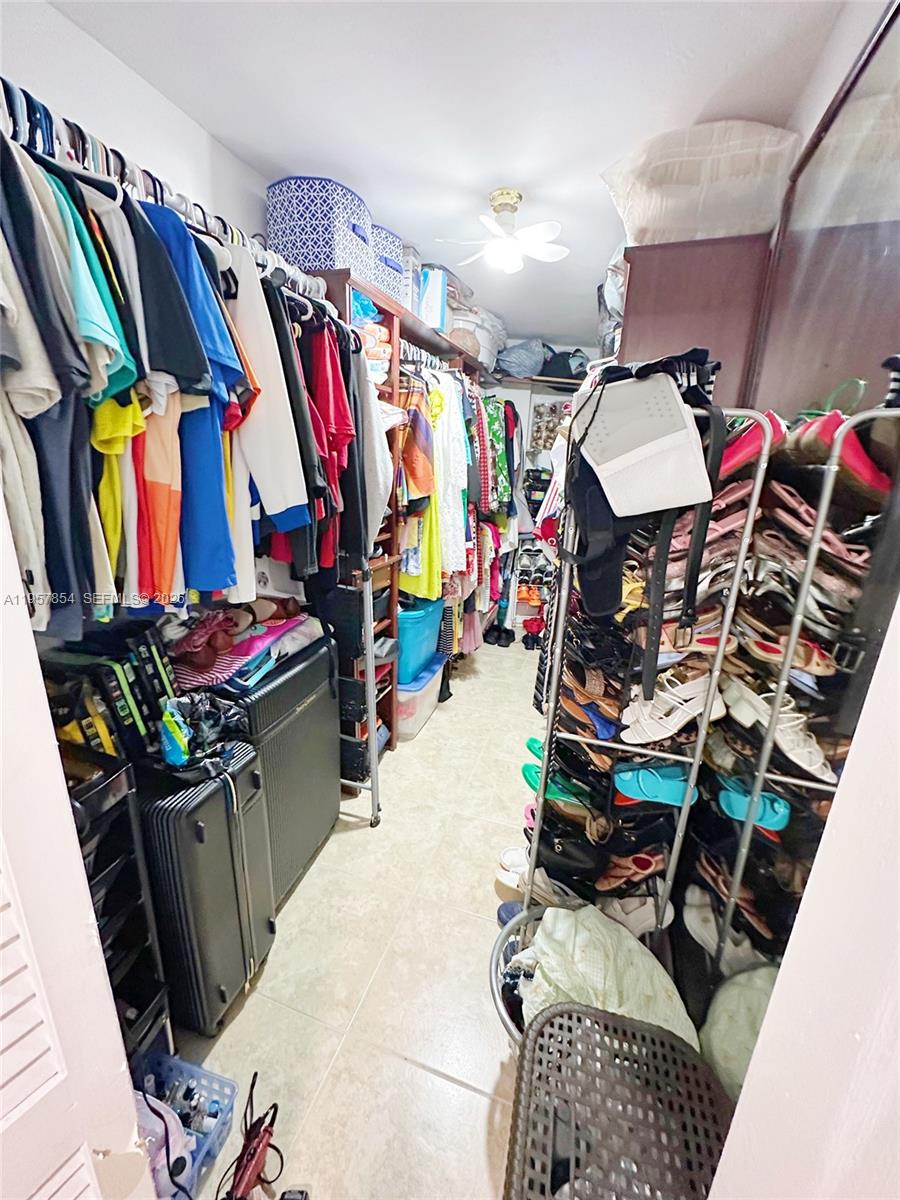 TOWERS OF KENDALE LAKES C - Residential