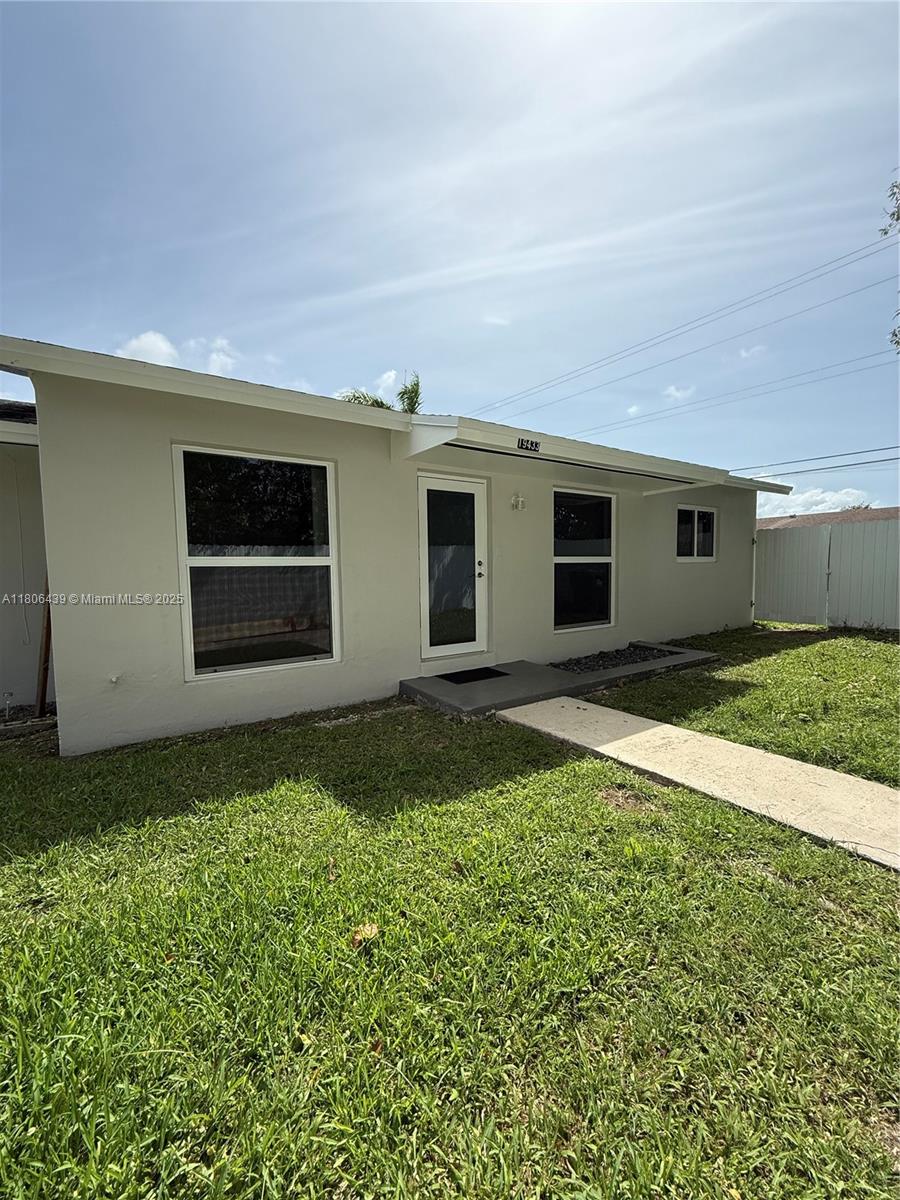 19433 Sw 103rd Ct 19433, Cutler Bay, Miami-Dade County, Florida - 3 Bedrooms  
1 Bathrooms - 