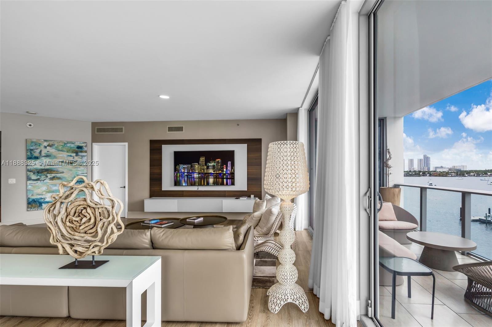 MARINA PALMS RESIDENCES N - Residential