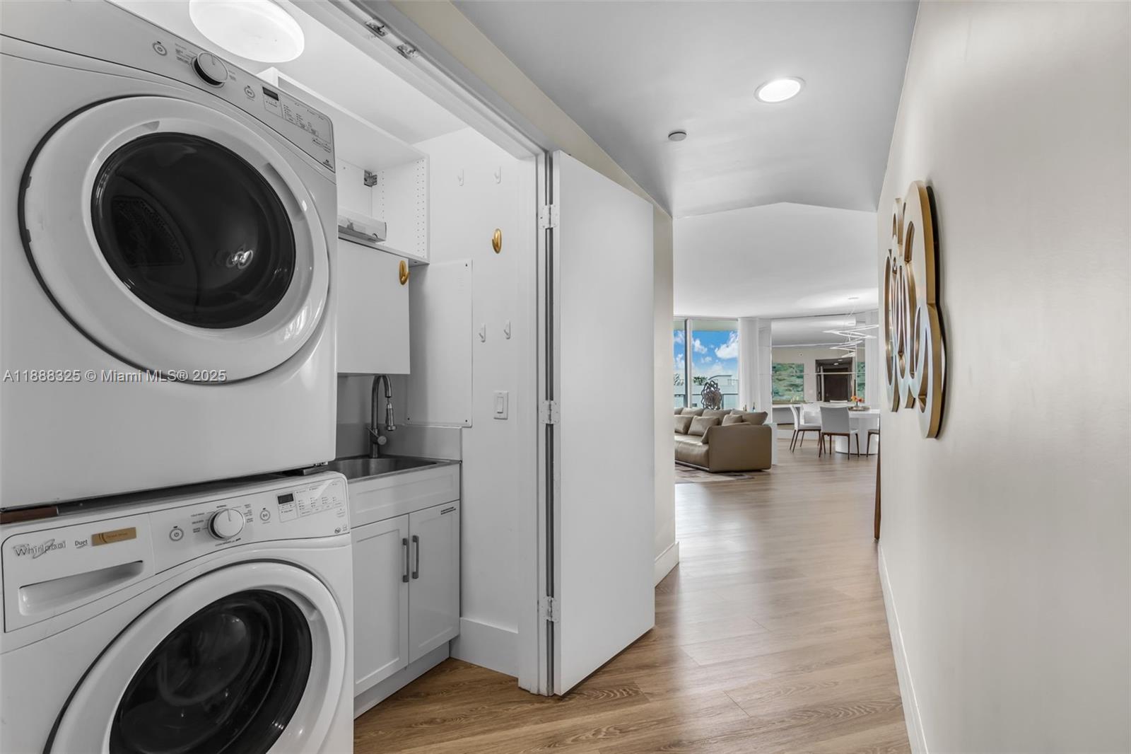 MARINA PALMS RESIDENCES N - Residential