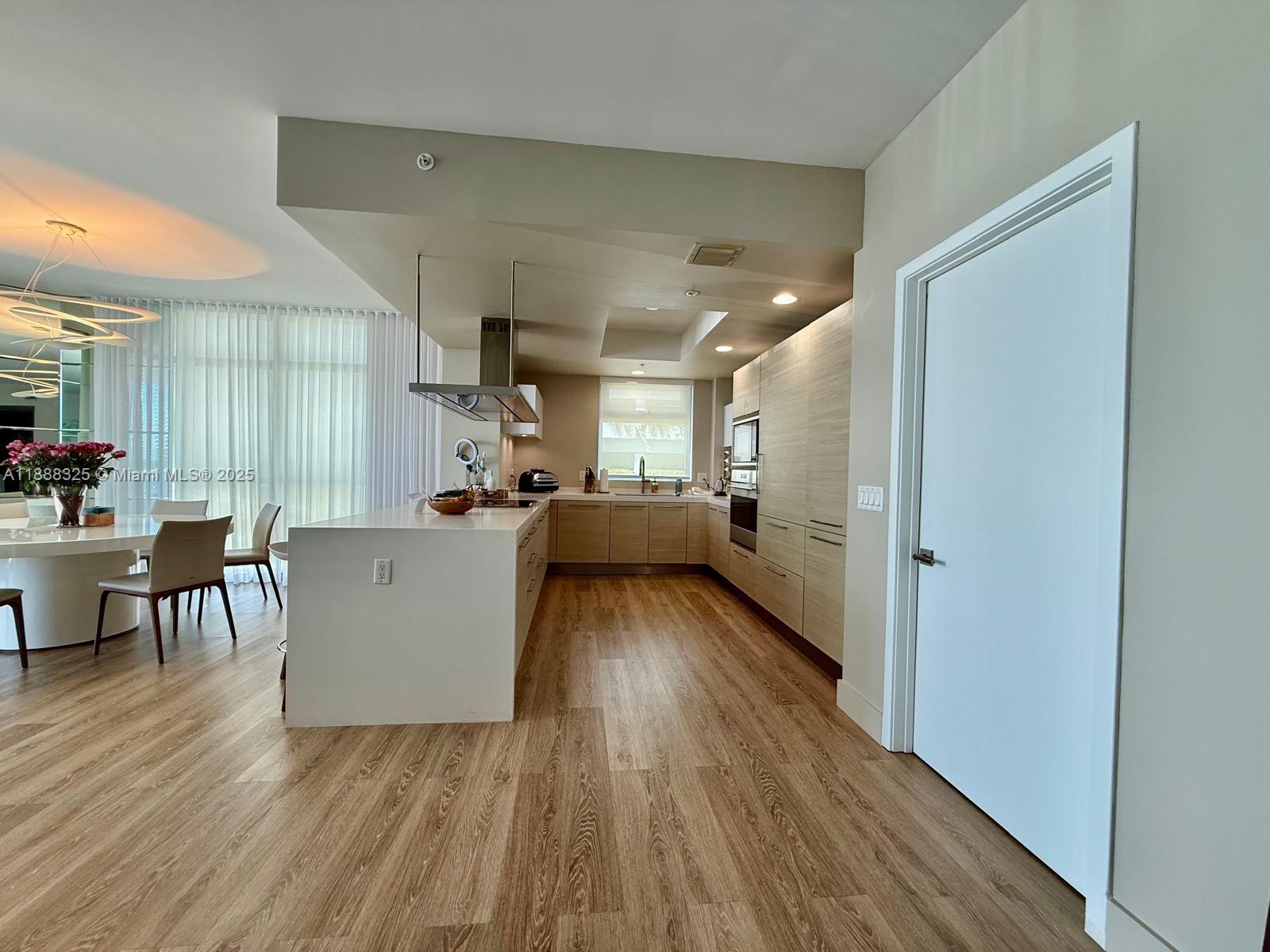 MARINA PALMS RESIDENCES N - Residential