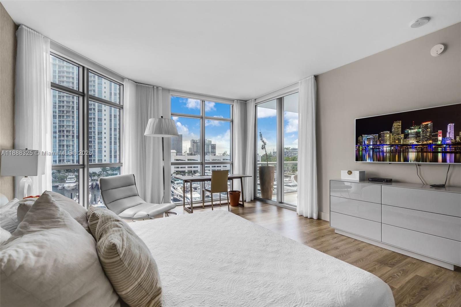 MARINA PALMS RESIDENCES N - Residential