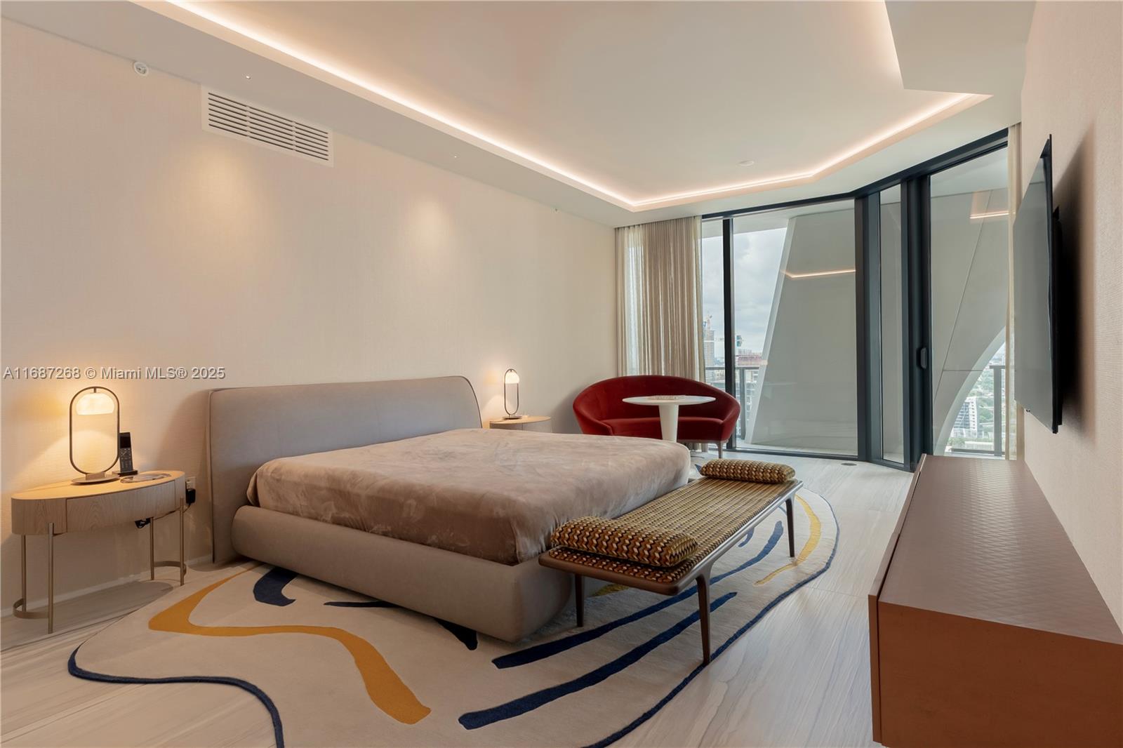 ONE THOUSAND MUSEUM CONDO - Residential