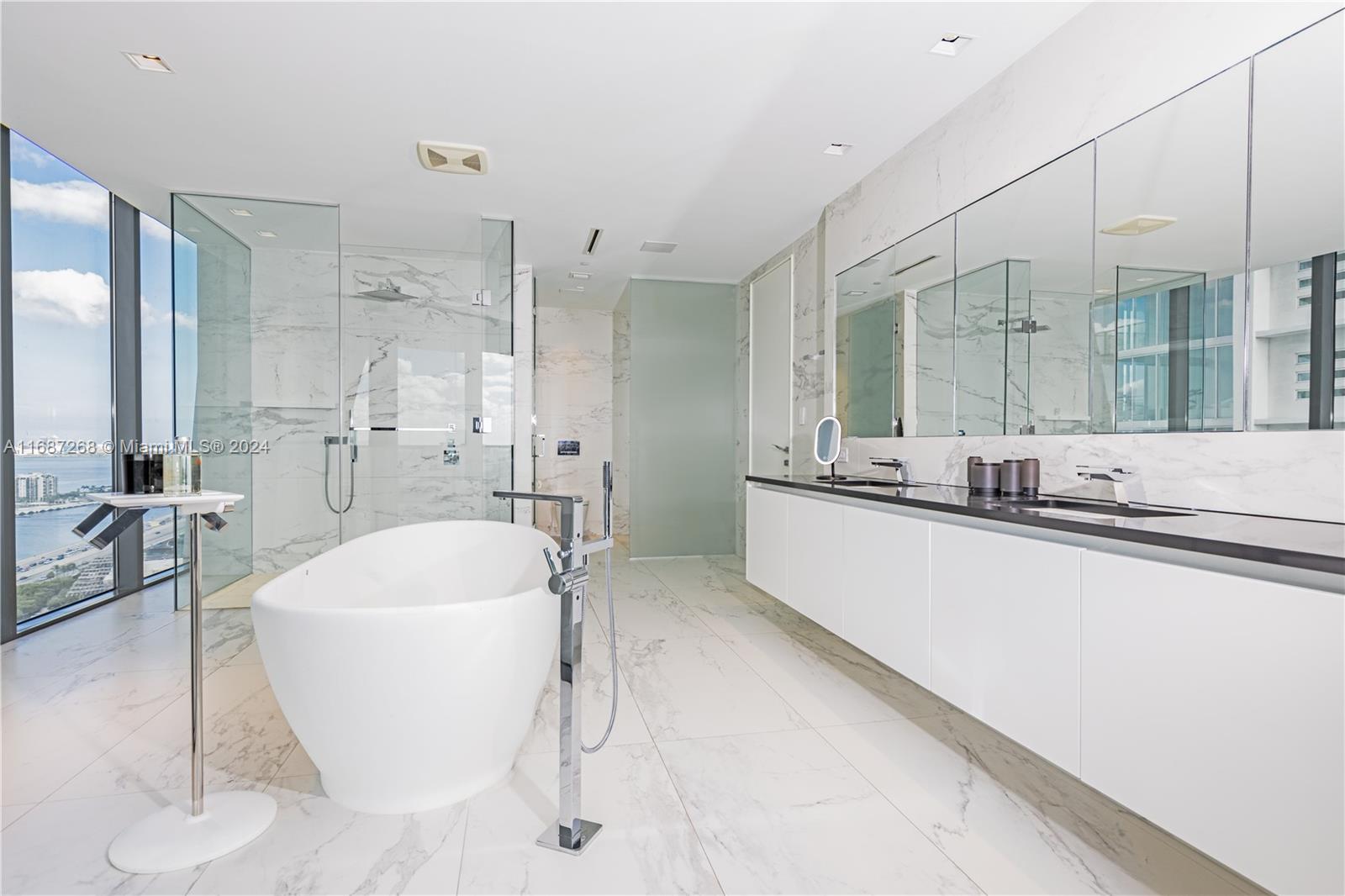 ONE THOUSAND MUSEUM CONDO - Residential