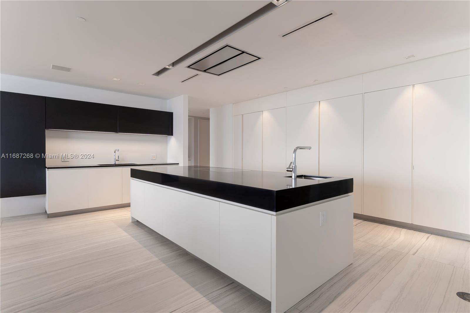 ONE THOUSAND MUSEUM CONDO - Residential