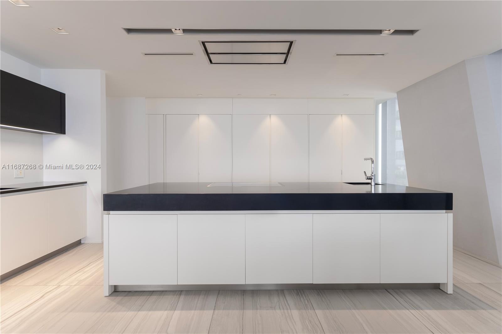 ONE THOUSAND MUSEUM CONDO - Residential