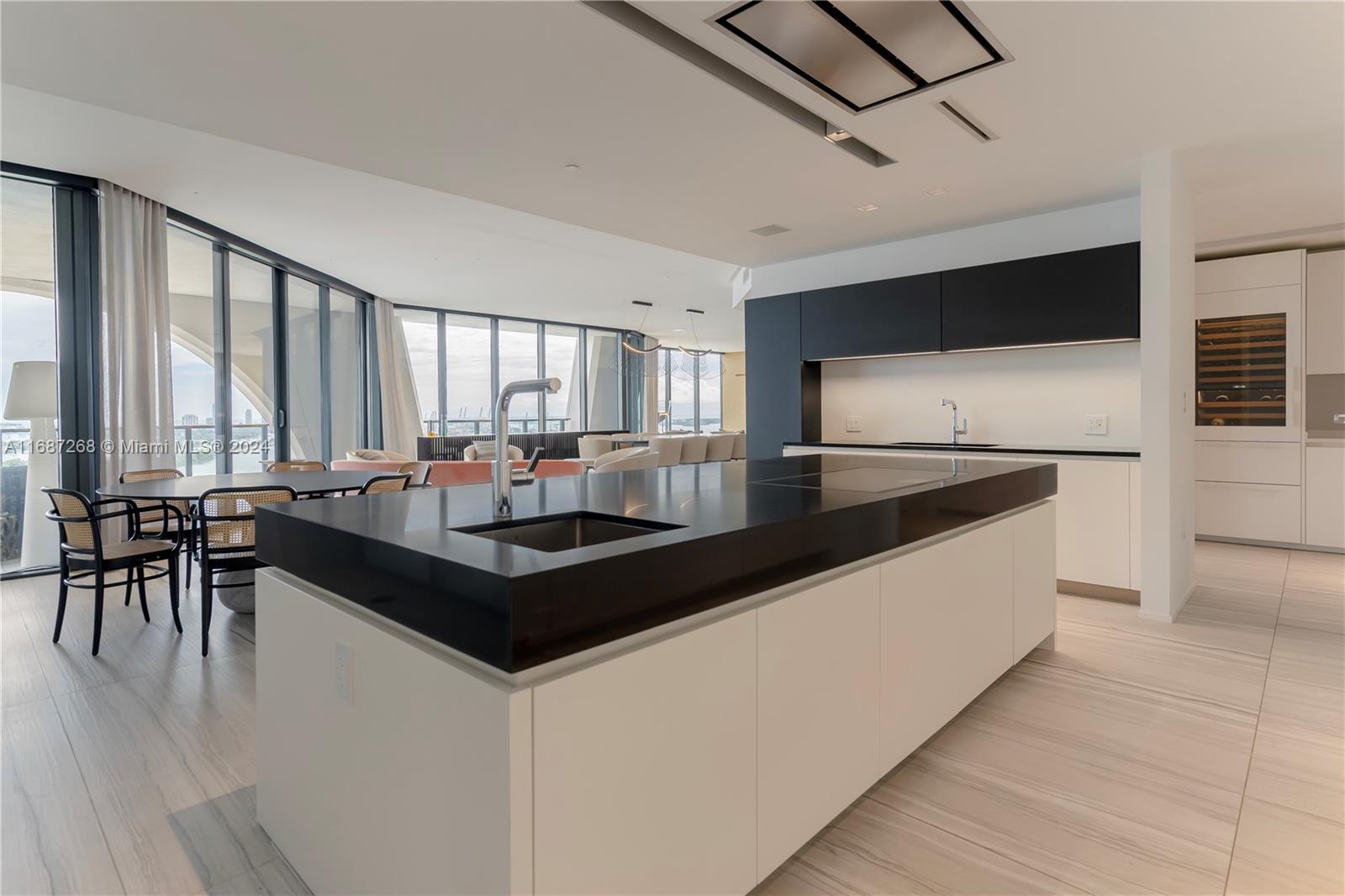 ONE THOUSAND MUSEUM CONDO - Residential