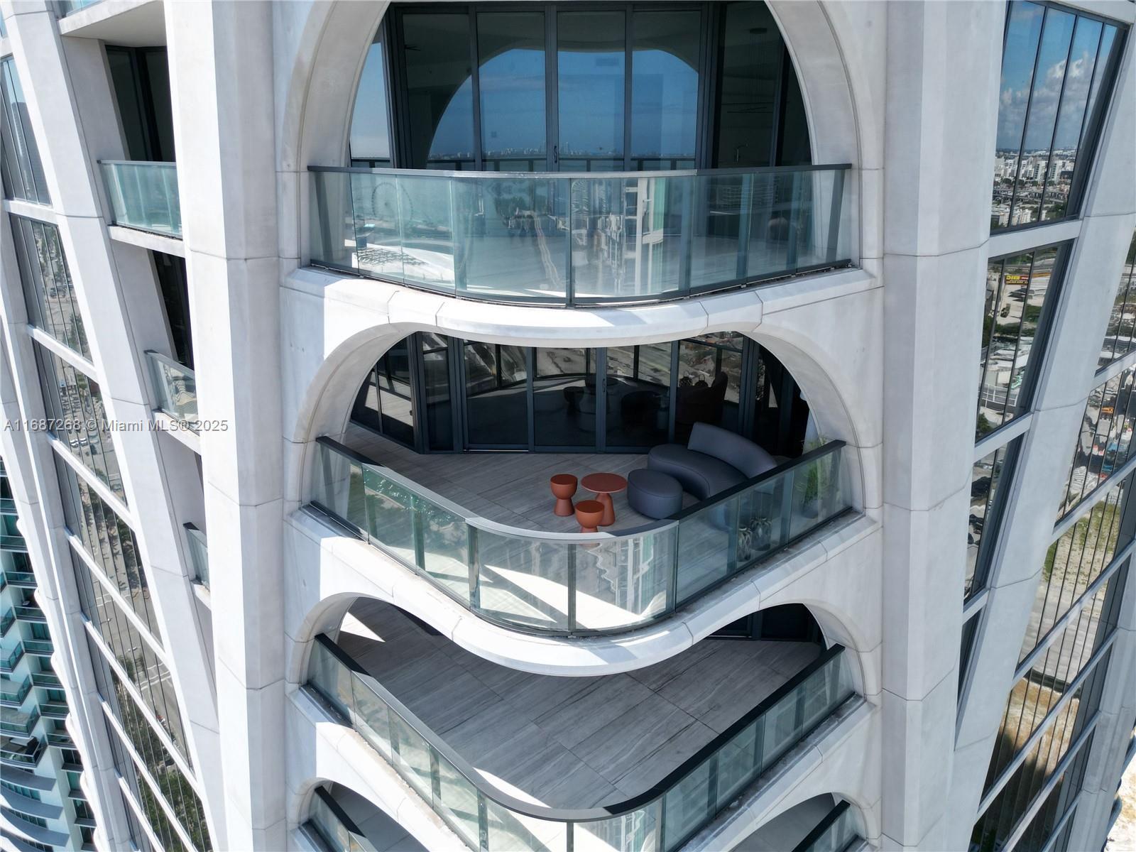 ONE THOUSAND MUSEUM CONDO - Residential