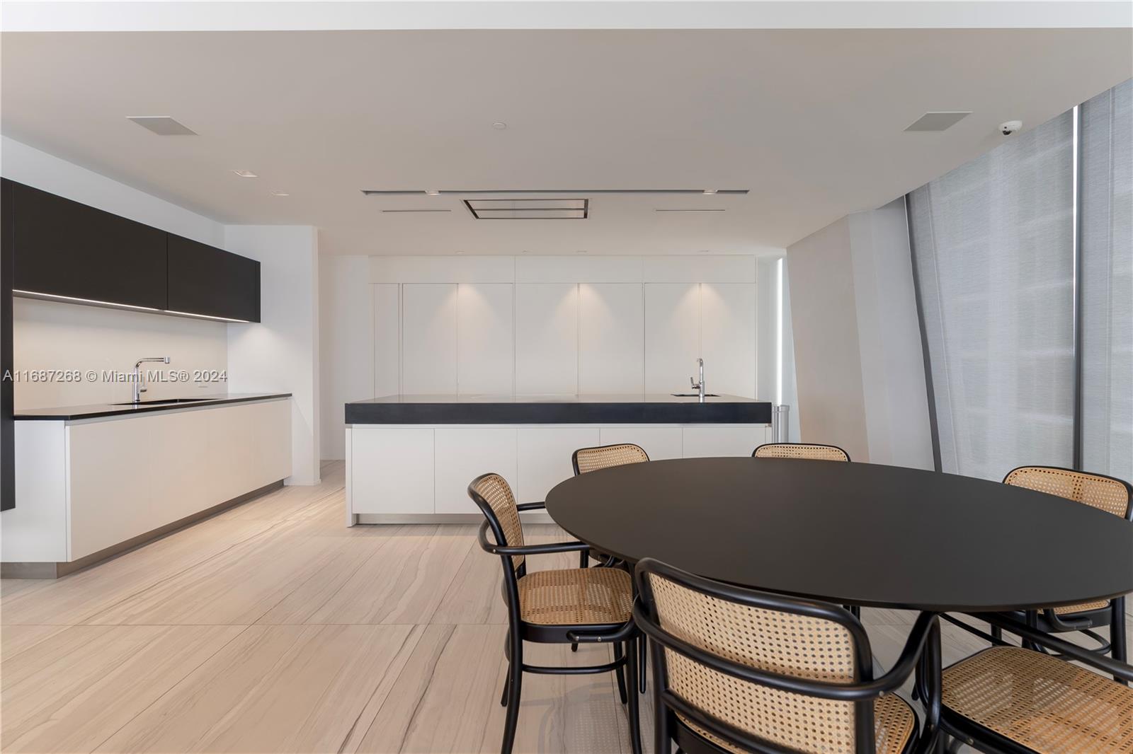 ONE THOUSAND MUSEUM CONDO - Residential