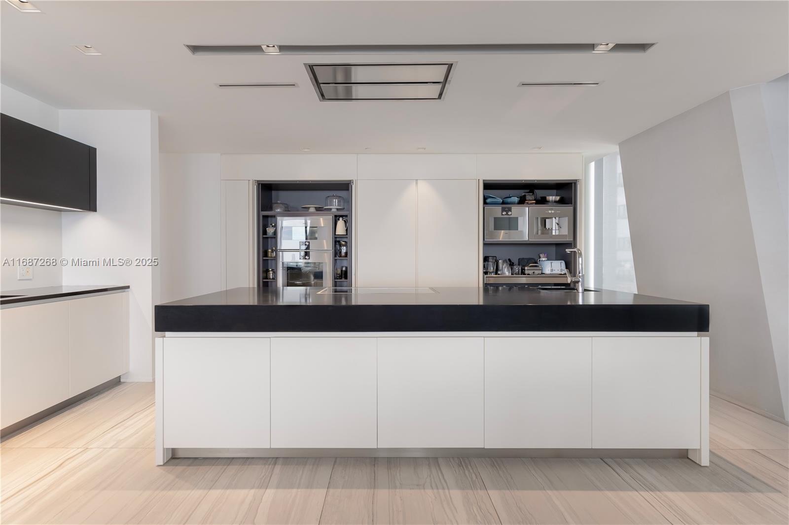 ONE THOUSAND MUSEUM CONDO - Residential