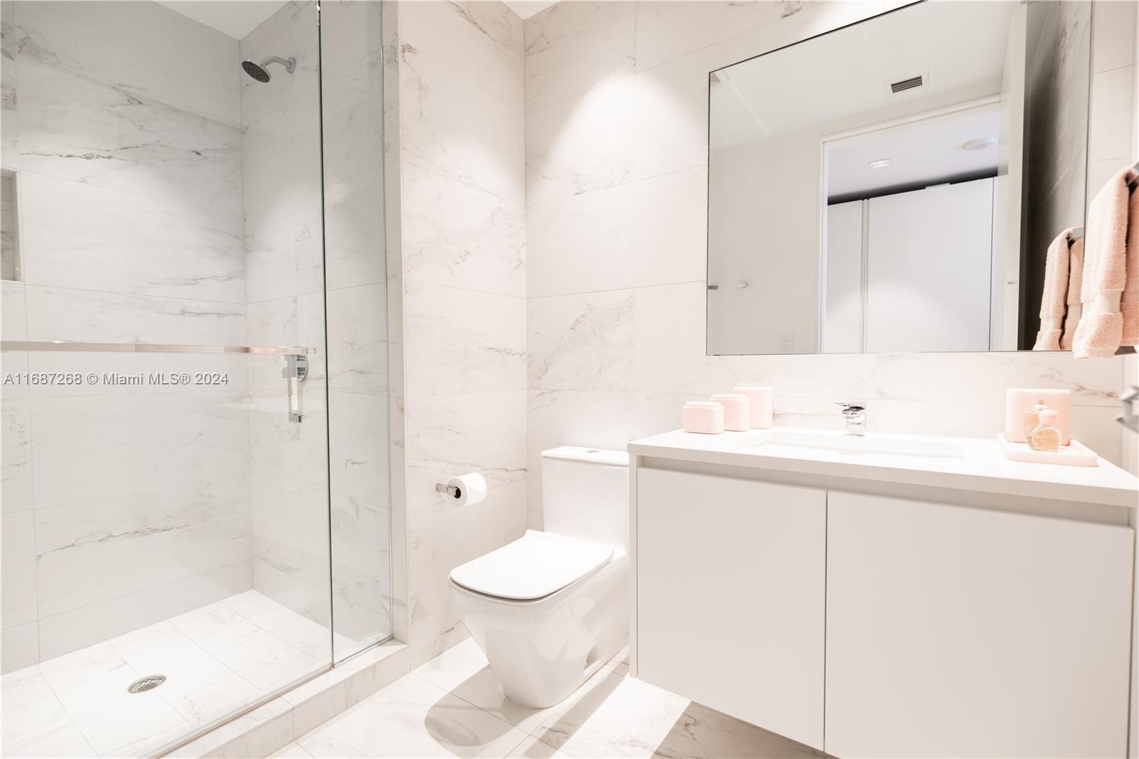 ONE THOUSAND MUSEUM CONDO - Residential
