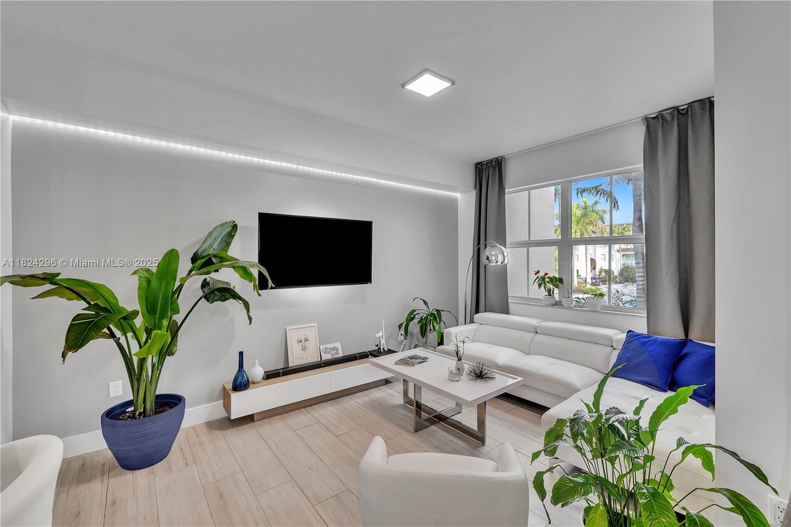 11401 Nw 89th St 209, Doral, Miami-Dade County, Florida - 2 Bedrooms  
3 Bathrooms - 
