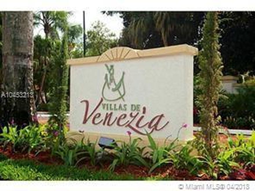 Beautiful first floor unit with lake view, 1 bed, 1 bath, new A/C, a lot of closets, washer and dryer inside the unit, great location, near shopping, restaurants, amazing casa club with  two pools, gym, tennis court, kids area, the rent include water and sewer. You must see it Today!! 5 minutes to Sawgrass Mill Mall, excellent schools