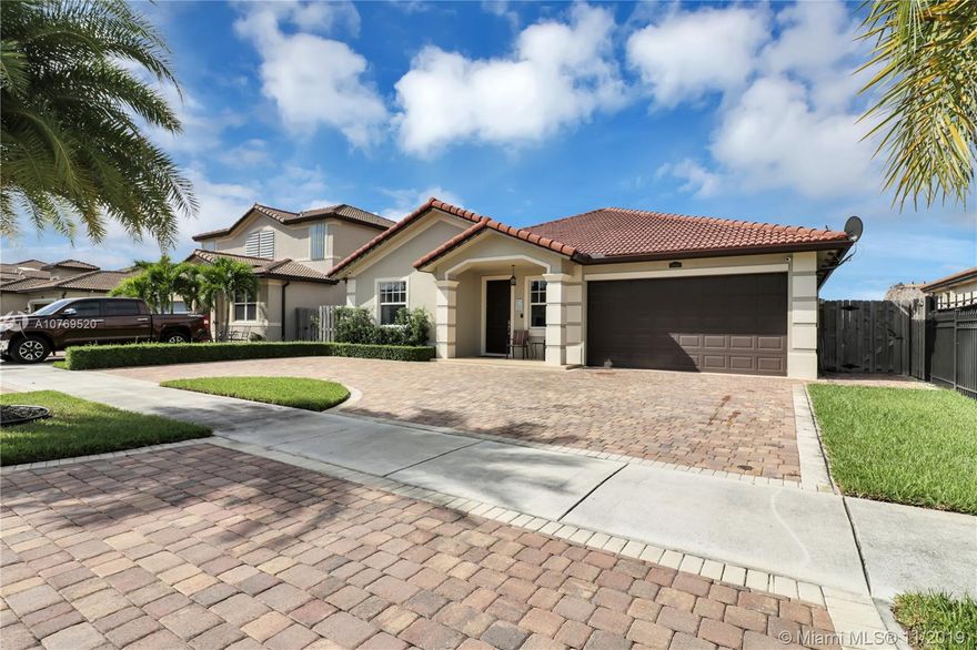 BEAUTIFUL LAKE FRONT HOME! HOME IS LIKE NEW! PROPERTY FEATURES 4 BEDROOMS, 2.5 BATHROOMS, BIG AND SPACIOUS KITCHEN, FAMILY ROOM AND THE BEST VIEW IN THE​​‌​​​​‌​‌​​​‌‌​​​‌‌‌​​‌​​‌‌​​​​ NEIGHBORHOOD!