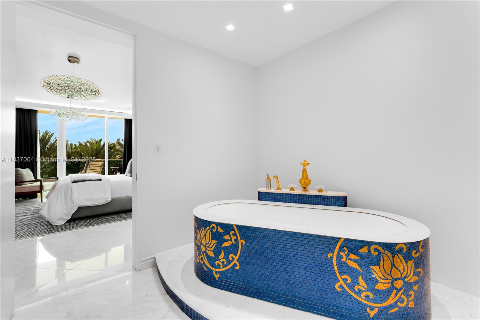 IL VILLAGGIO ON SOUTH BEA - Residential