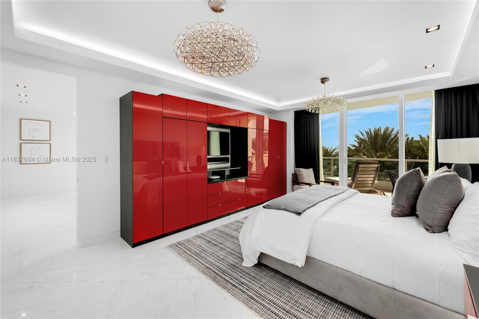 IL VILLAGGIO ON SOUTH BEA - Residential