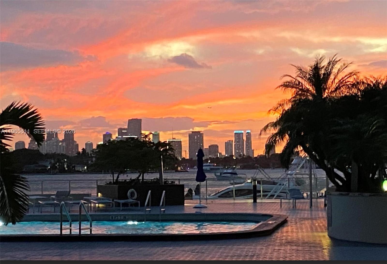 MIRADOR 1200 CONDO - Residential