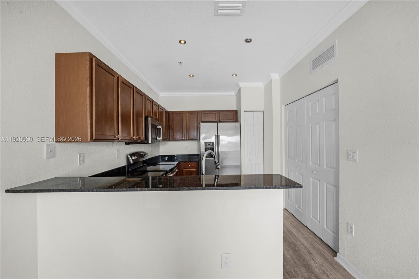 CORONADO AT DORAL III CON - Residential Lease