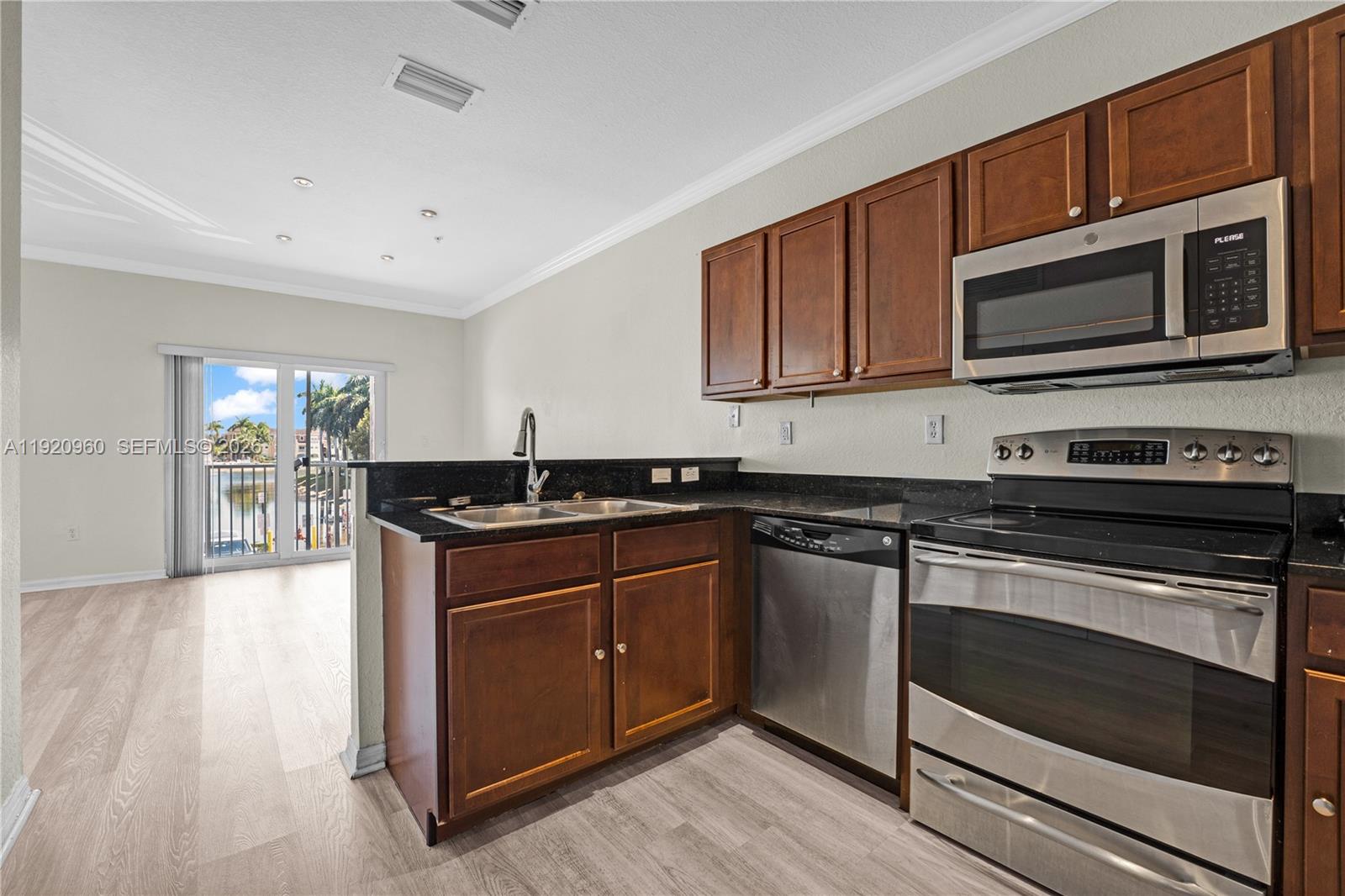 CORONADO AT DORAL III CON - Residential Lease