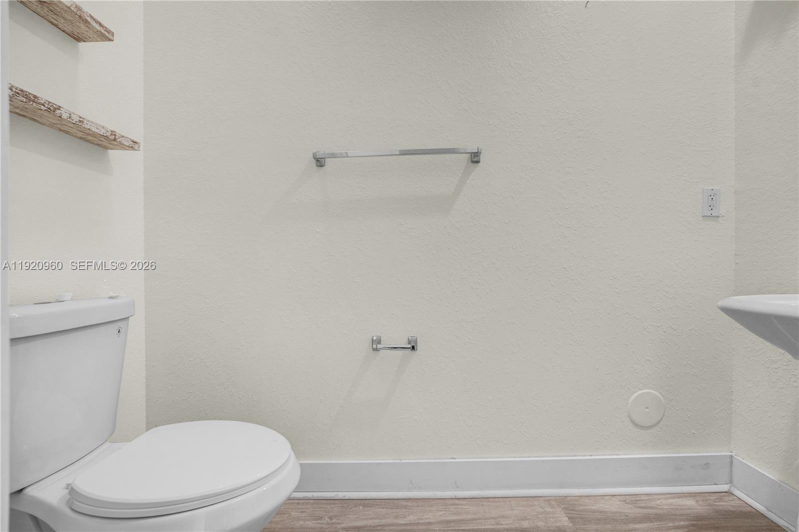 CORONADO AT DORAL III CON - Residential Lease