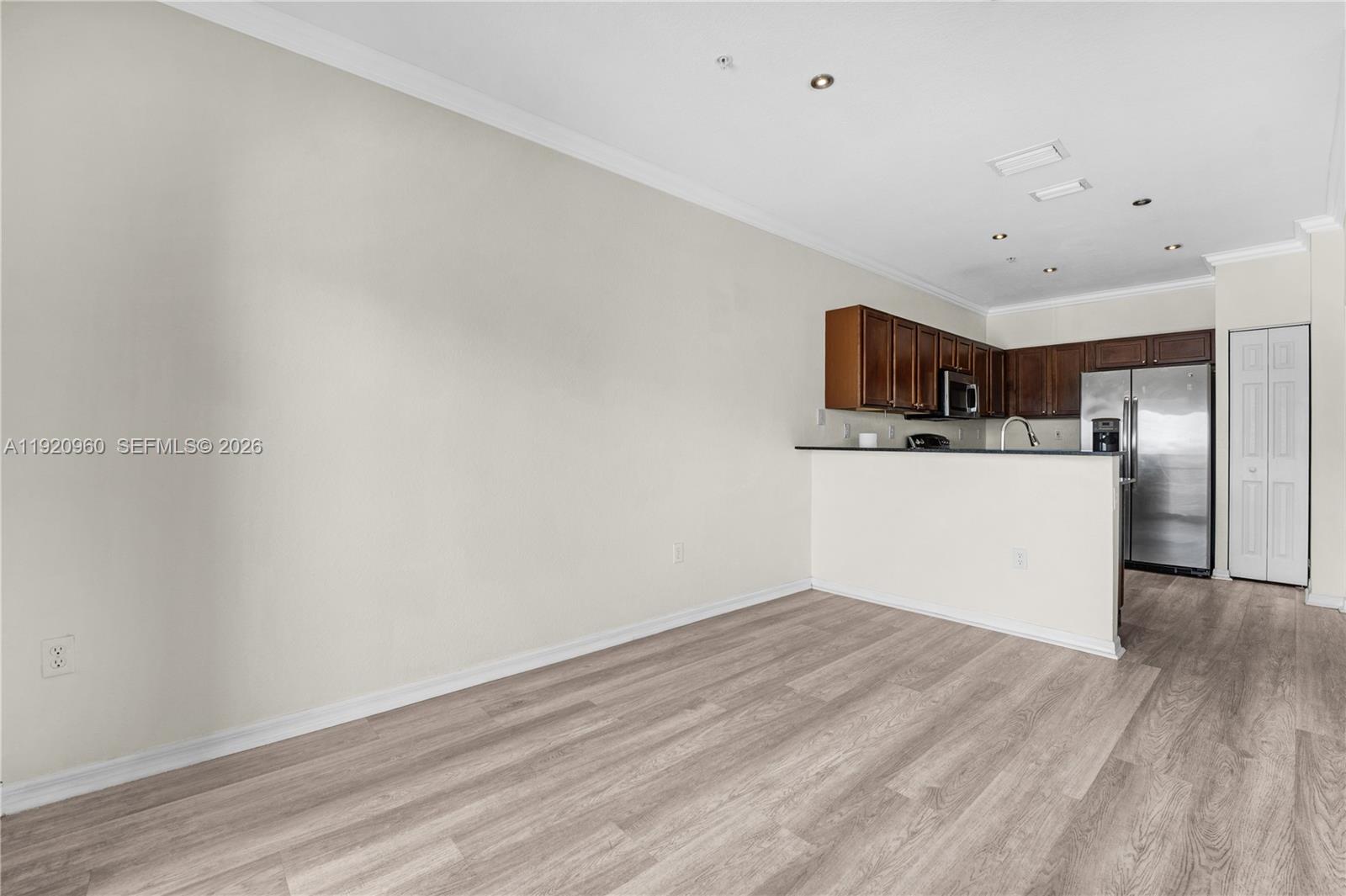 CORONADO AT DORAL III CON - Residential Lease