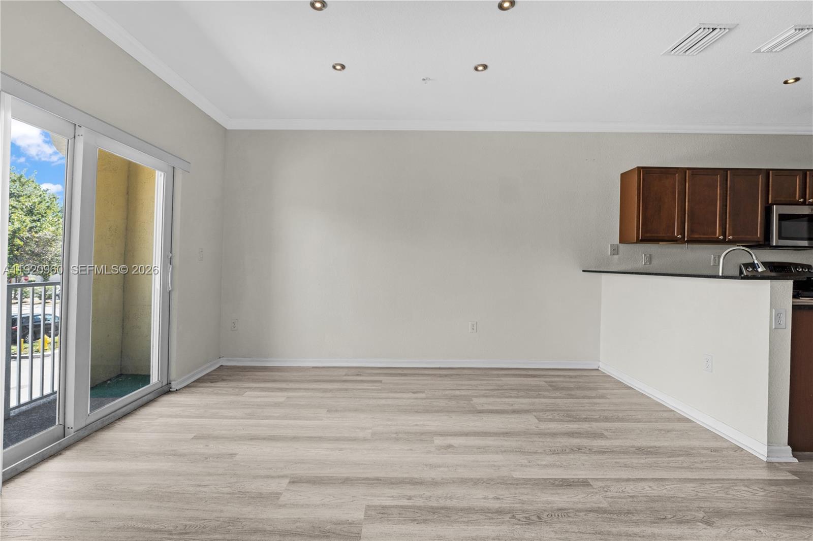 CORONADO AT DORAL III CON - Residential Lease