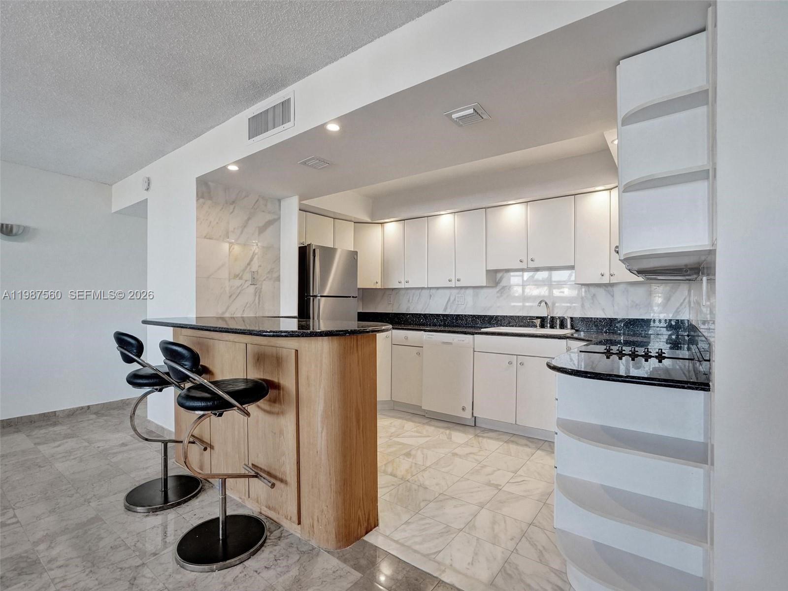 TRAFALGAR TOWERS CONDOMIN - Residential Lease