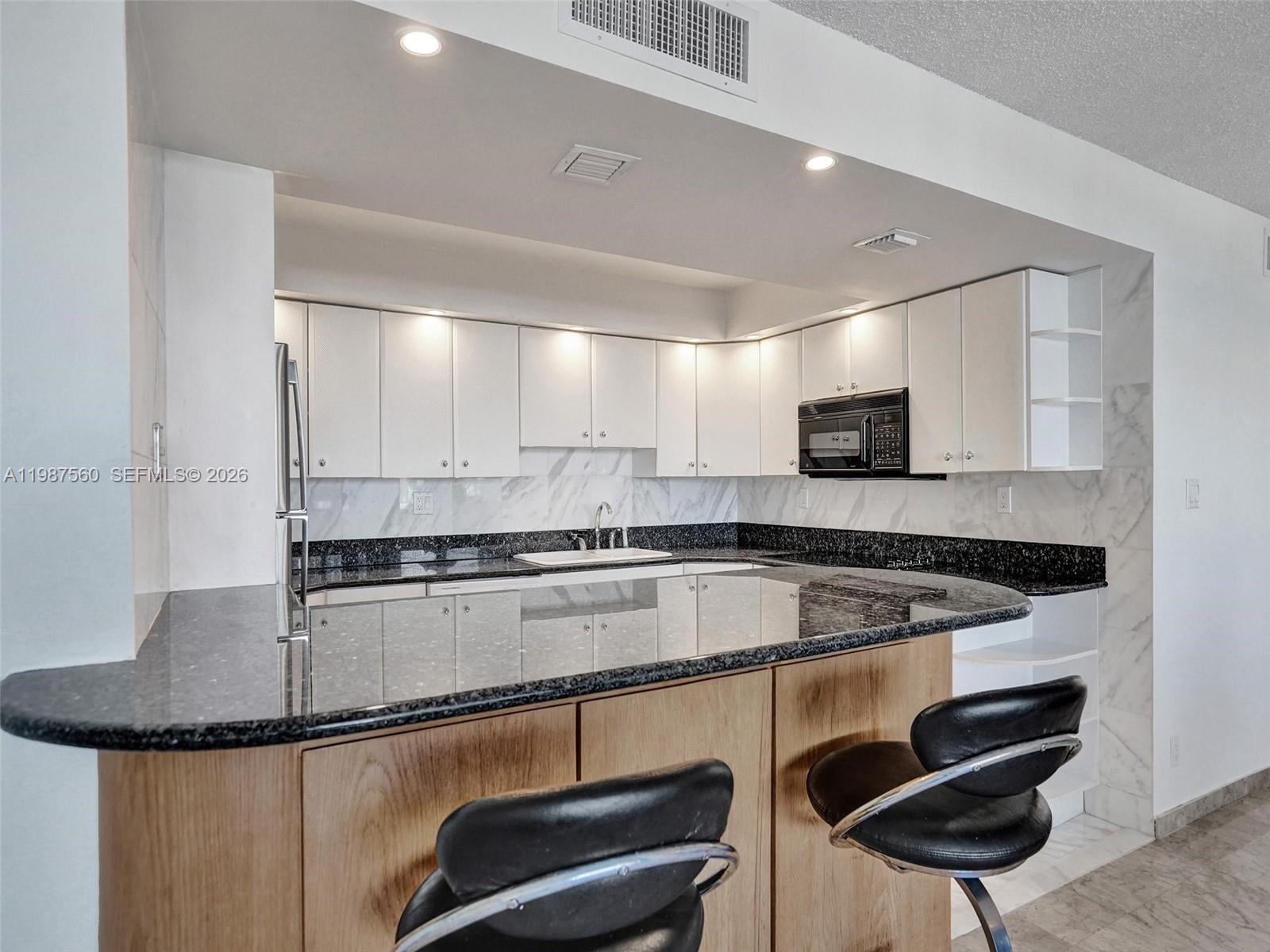 TRAFALGAR TOWERS CONDOMIN - Residential Lease