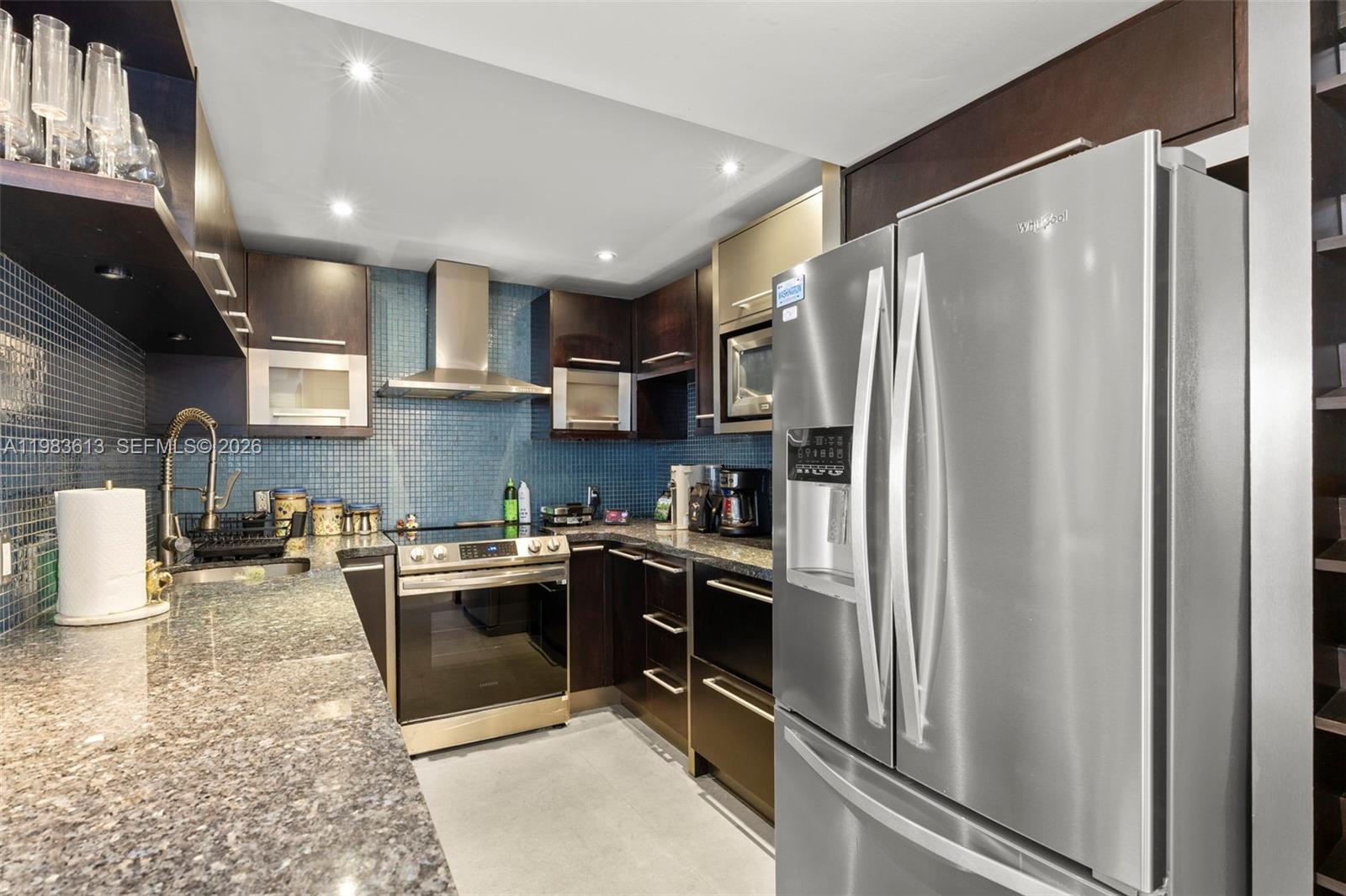 OLYMPUS CONDO PHASE - Residential