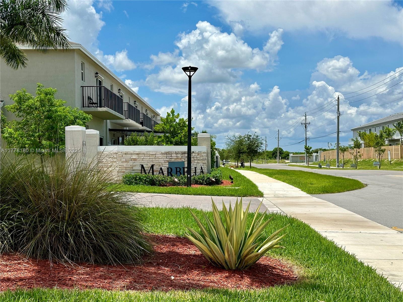 Rental Property at 752 Se 17th St, Homestead, Miami-Dade County, Florida - Bedrooms: 3 
Bathrooms: 3  - $2,800 MO.