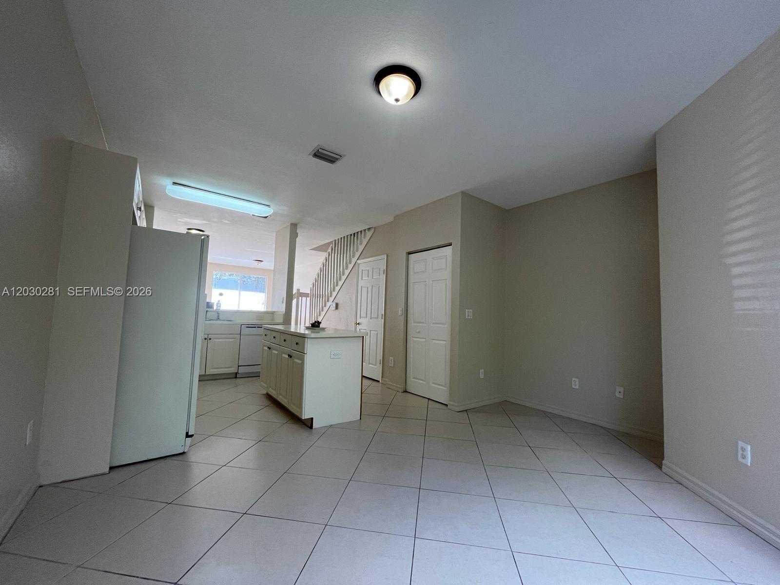 1932 Alamanda Way 1932