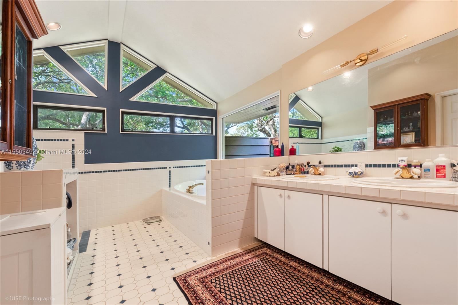 BAY RIDGE ESTS - Residential