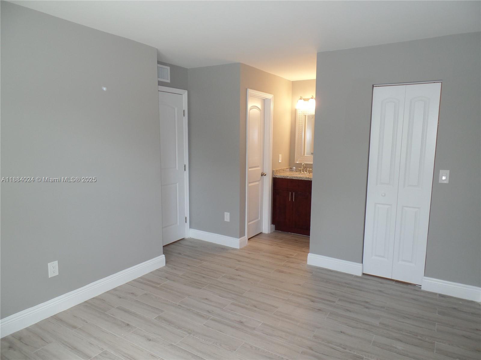 ROYAL POINCIANA CONDO - Residential Lease