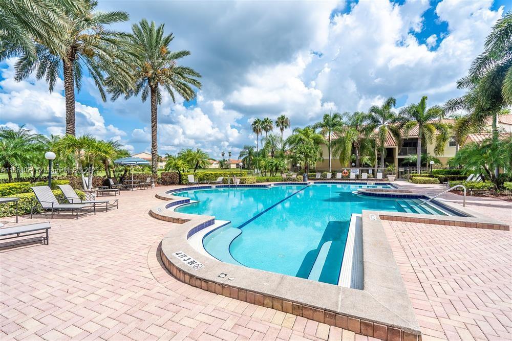 ROYAL POINCIANA CONDO - Residential Lease